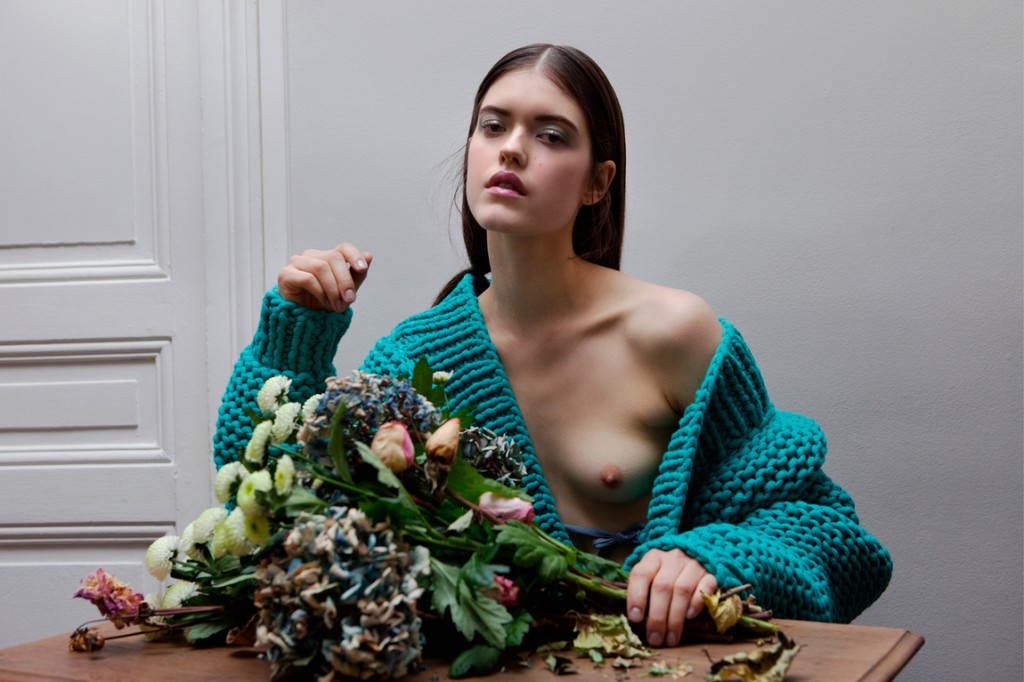 novembre_magazine_a-special-mm6-by-nicolas-coulomb-morgane-nicolas_5439