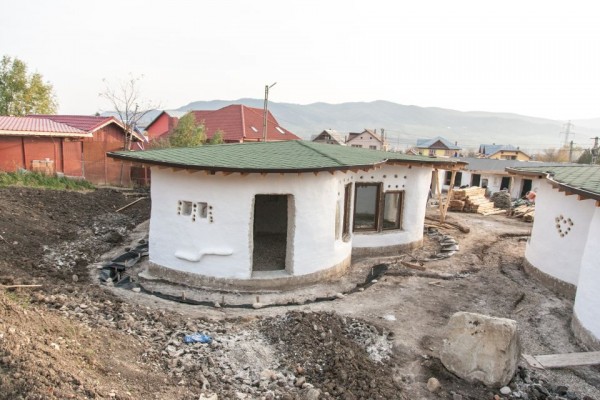cob village proiect eco buzau