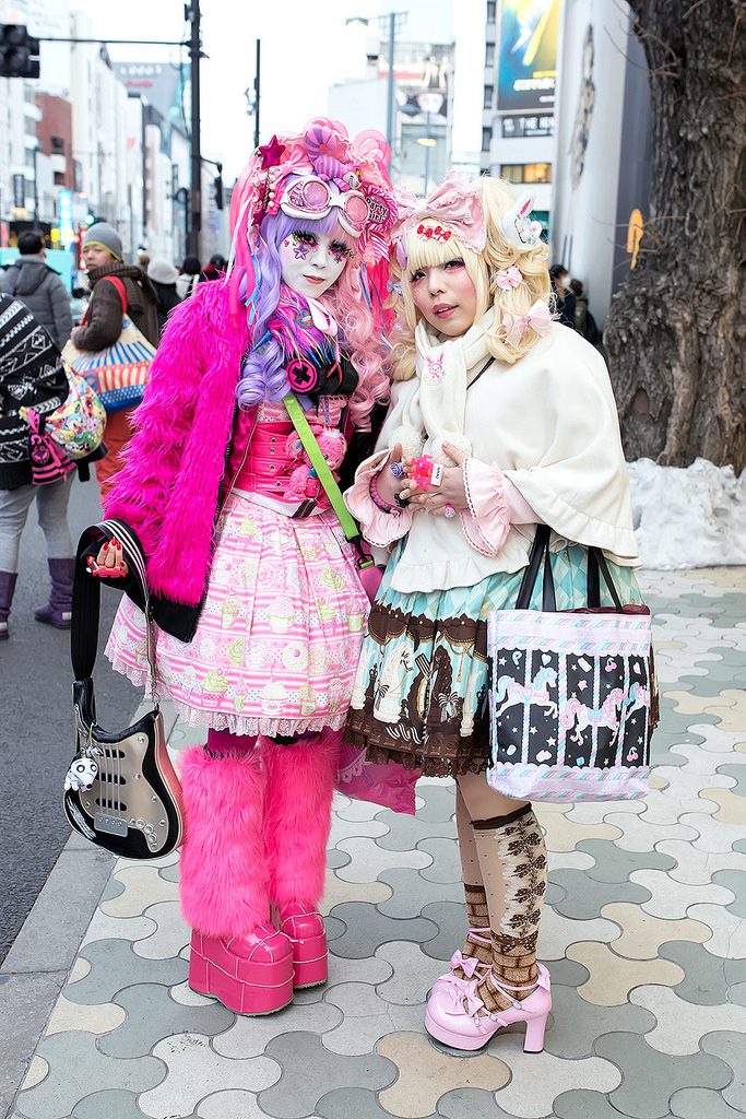 Lolita fashion este o subcultură a Japoniei