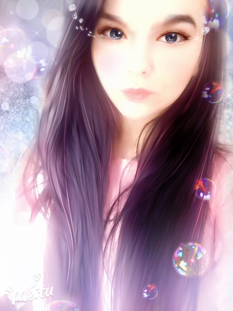 Meitu, aplicația care te transformă într-un personaj anime