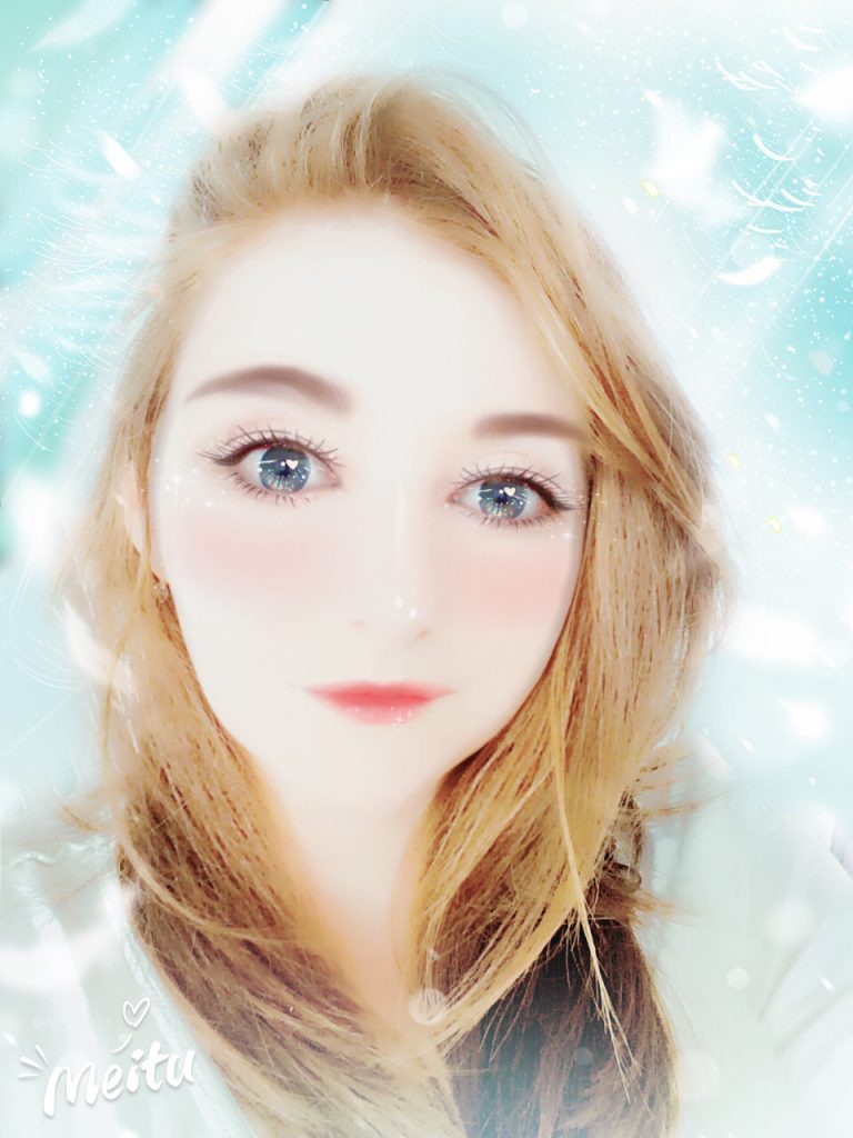 Meitu, aplicația care te transformă într-un personaj anime