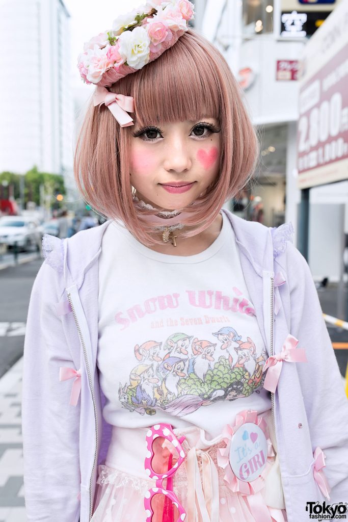 Lolita fashion este o subcultură a Japoniei