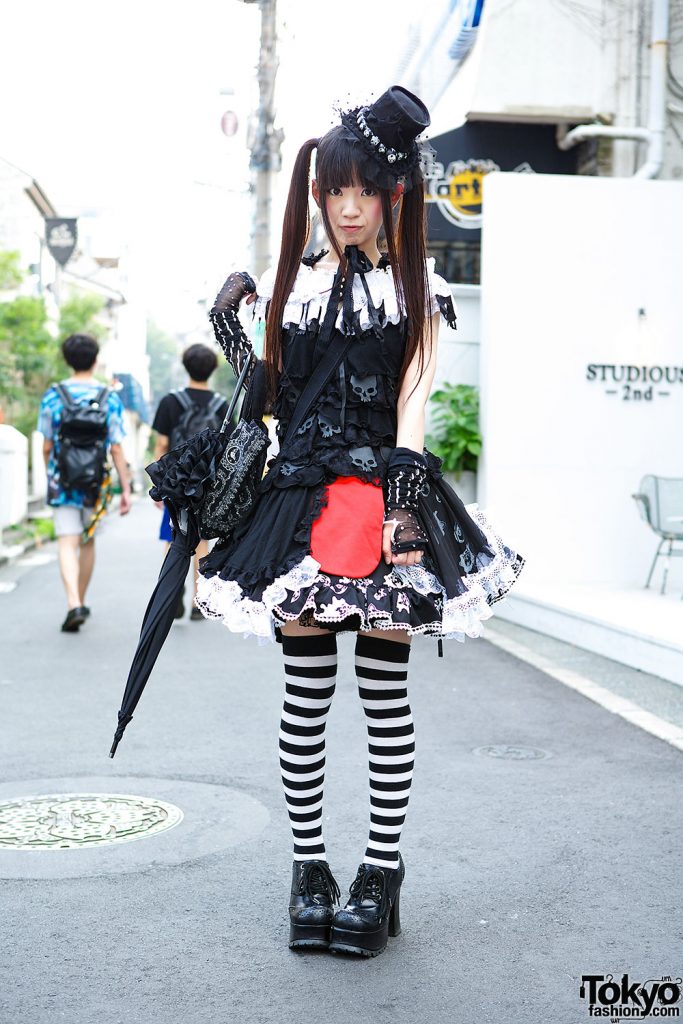 Lolita fashion este o subcultură a Japoniei