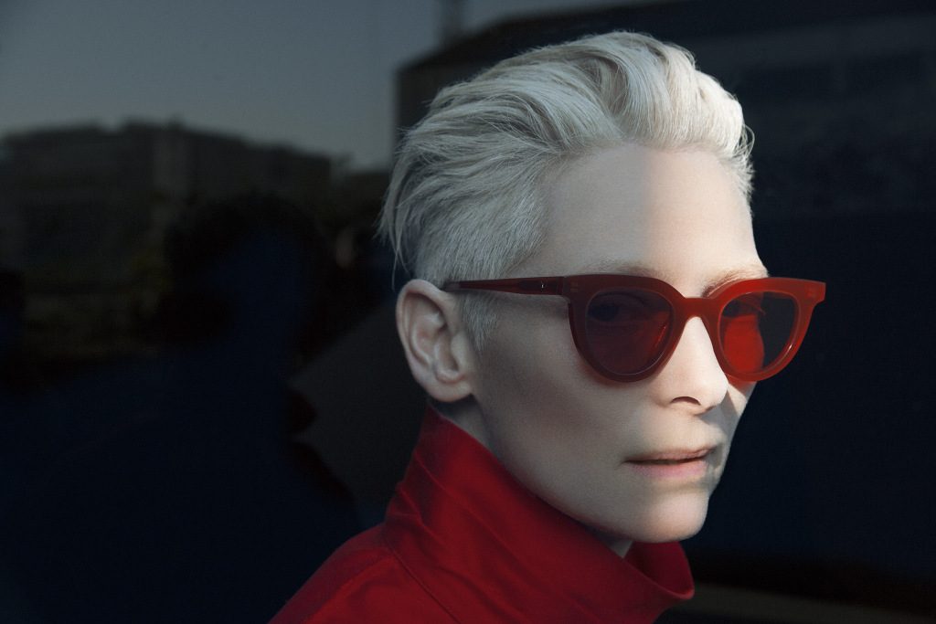 Tilda Swinton a lansat o colecție capsulă în colaborare cu Gentle Monster