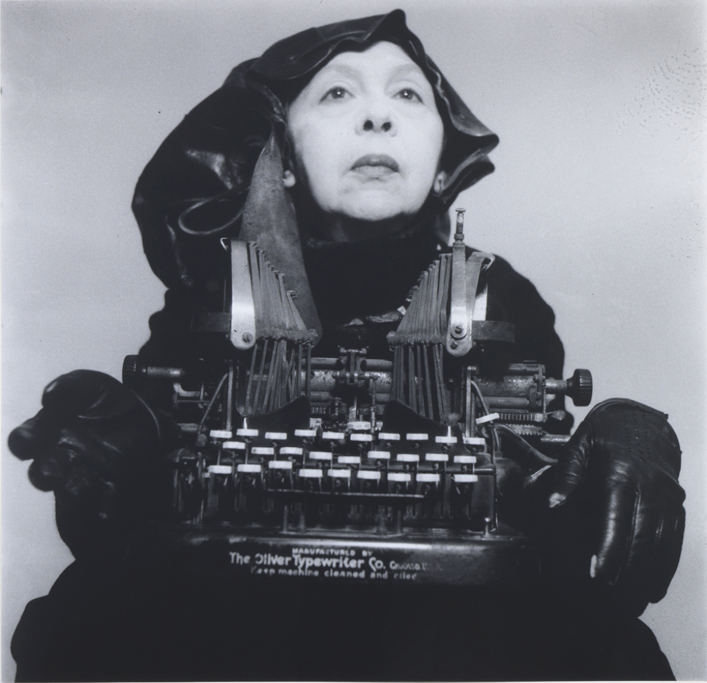 Proiectul Geta Brătescu – Apariții va reprezenta România la Bienala de Artă de la Veneția 2017